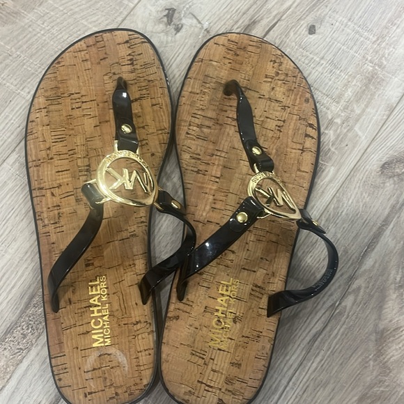 Authentic Michael Kors sandals-8 - Picture 6 of 7